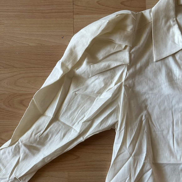 DIVINE HERITAGE CREAM COLLARED PUFFY SHOULDER SLEEVE SHIRT NWT - Picture 5 of 8